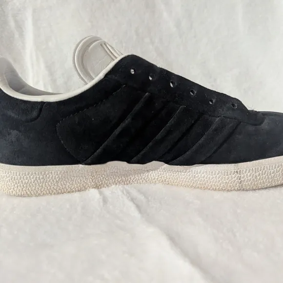 Adidas classic suede gazelle
