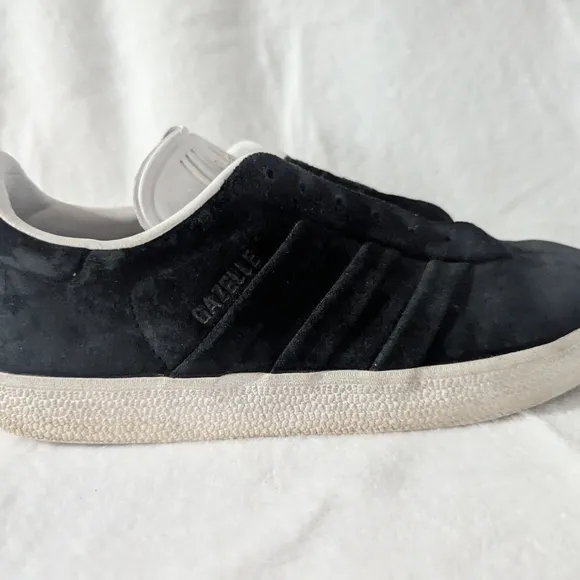 Adidas classic suede gazelle