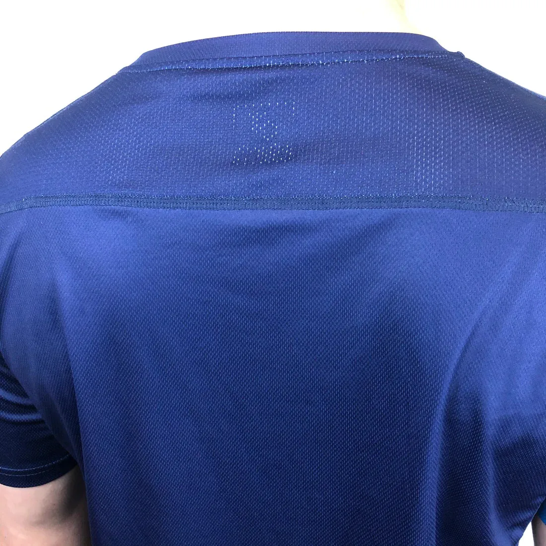 APEX RUN TOP (V-Neck)