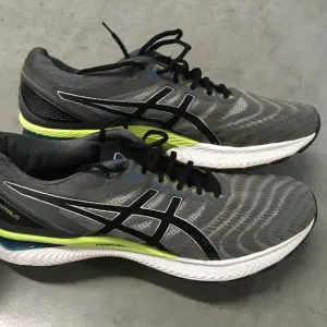 Asics Mens Gel Nimbus 22 size 14 Gray Running Shoes Sneakers Style 1011A680