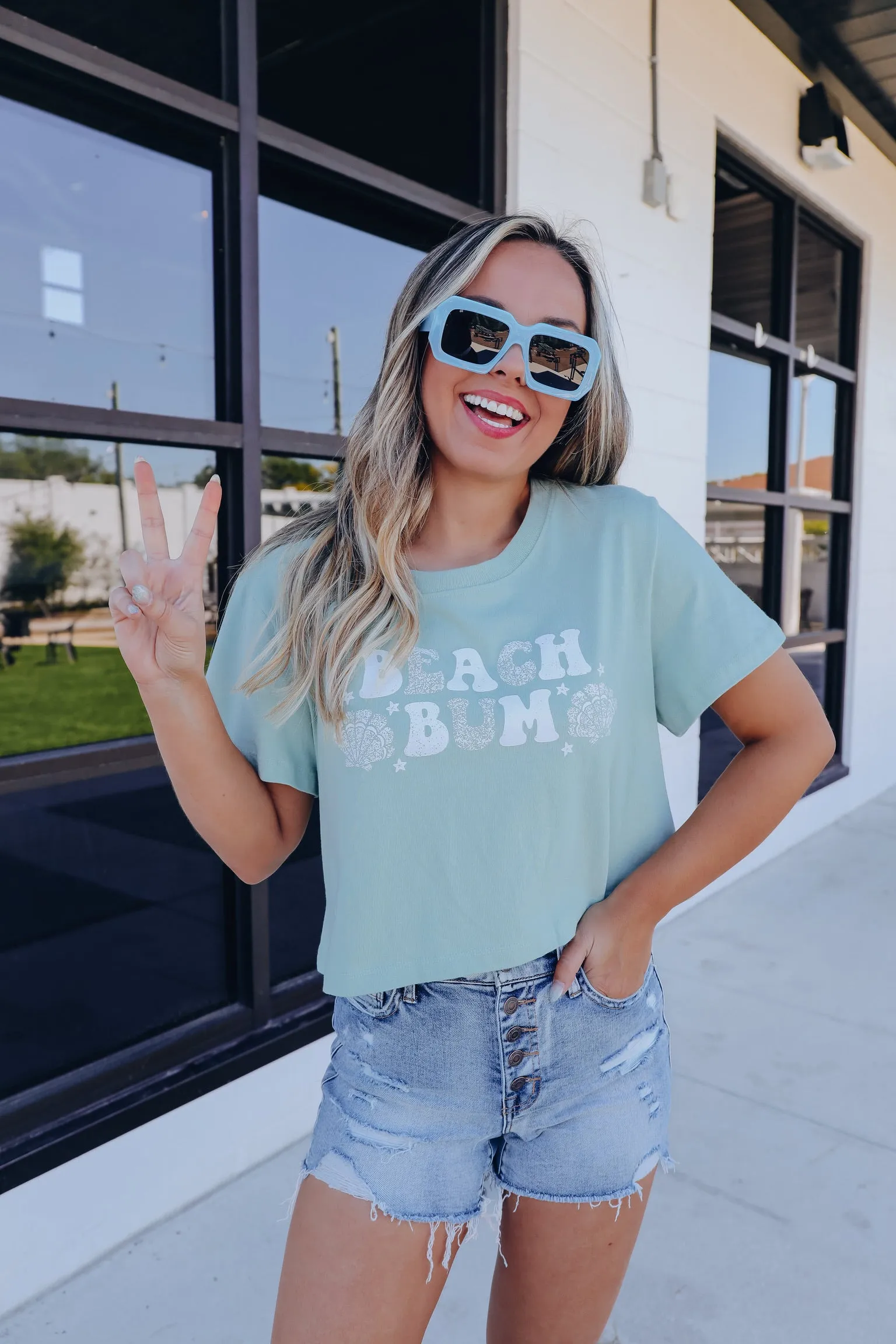 Beach Bum Cropped Graphic Tee - Mint