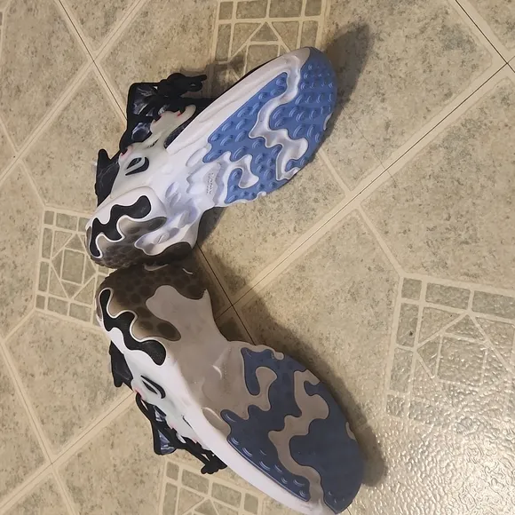 Boys Nikes