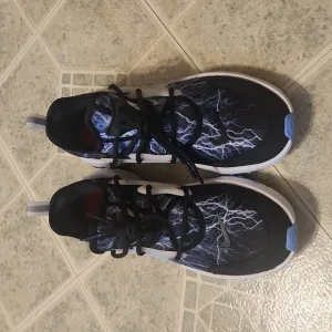 Boys Nikes