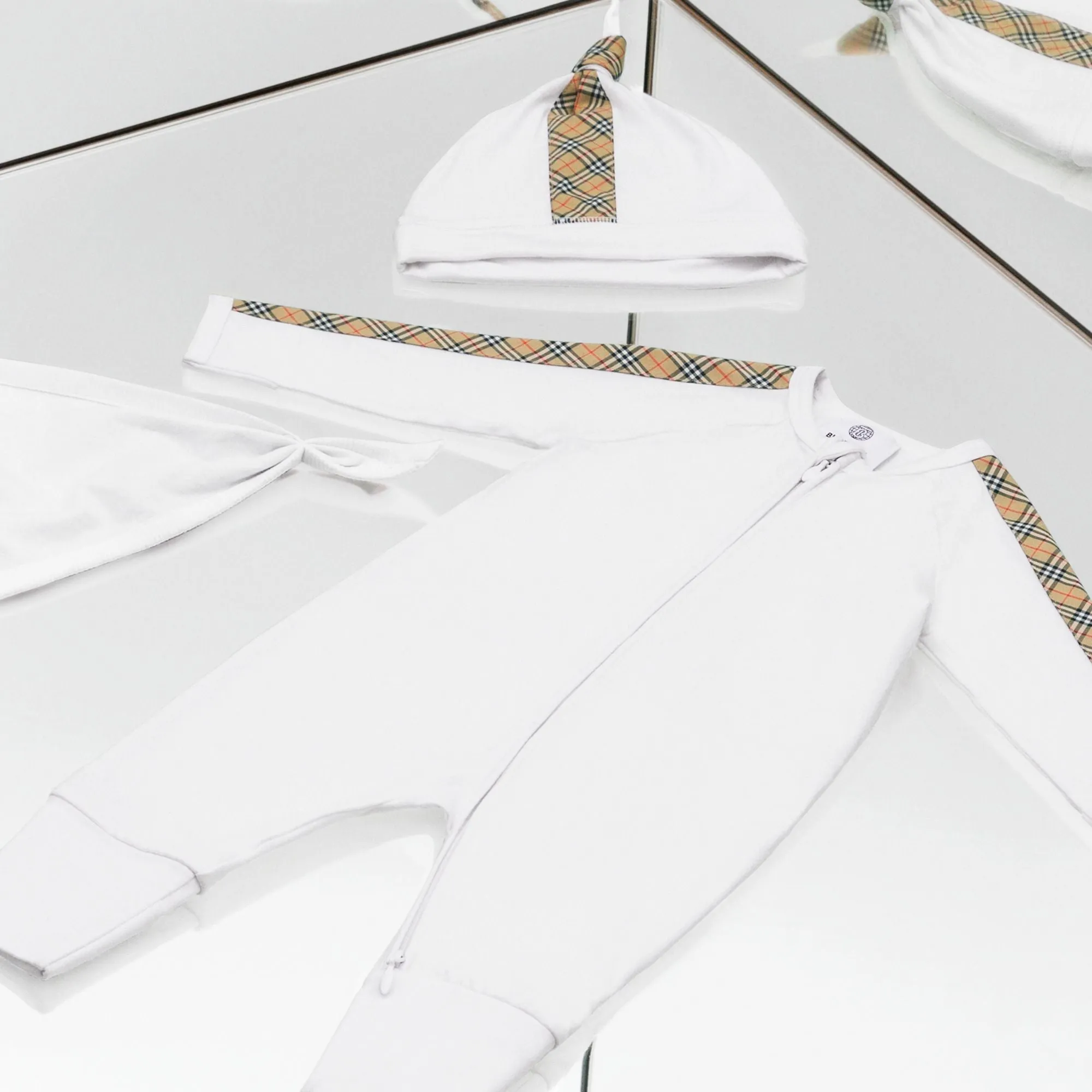 Burberry White Cotton Three-piece Baby Gift Set