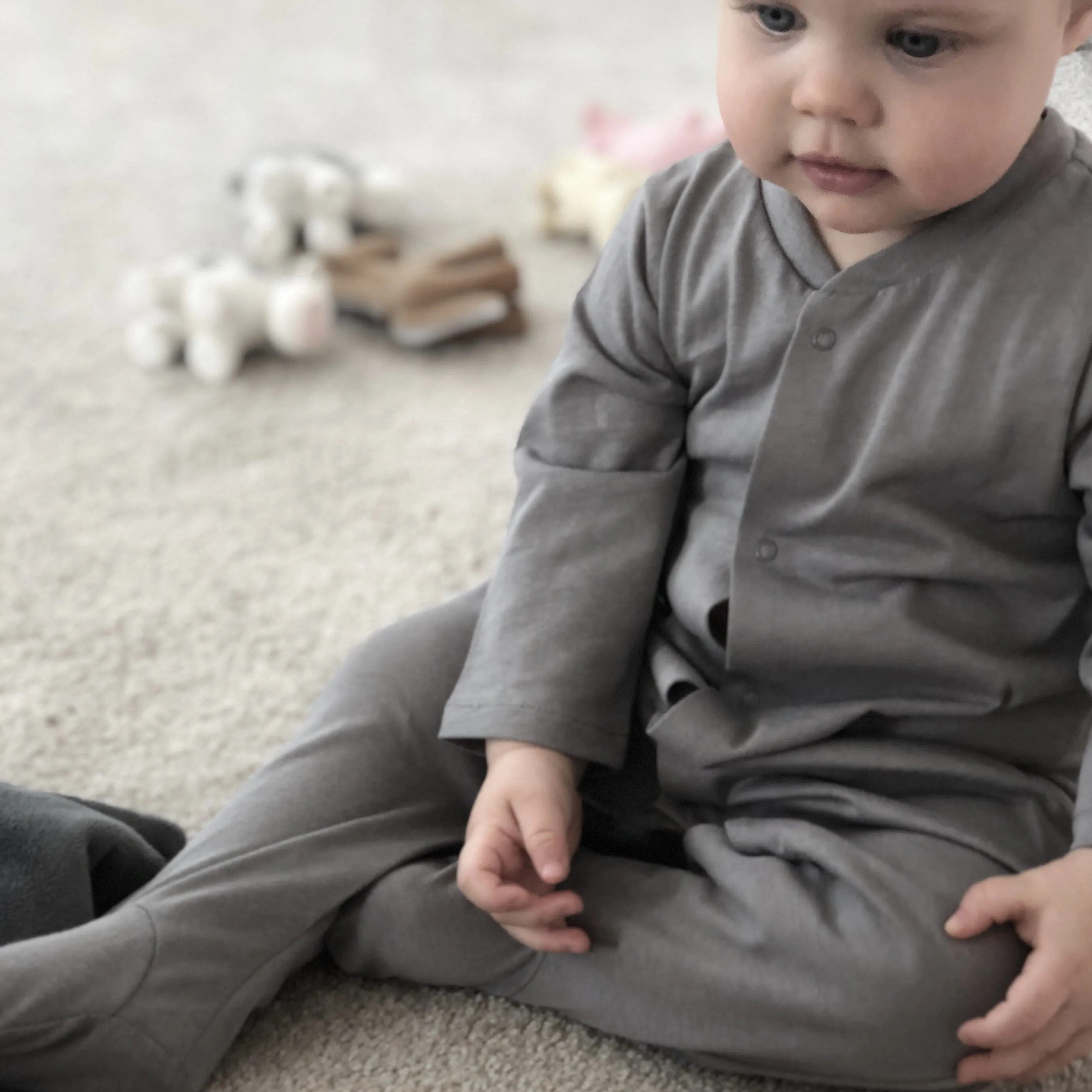 Callie Organic Cotton Jersey Babysuit (Stone)