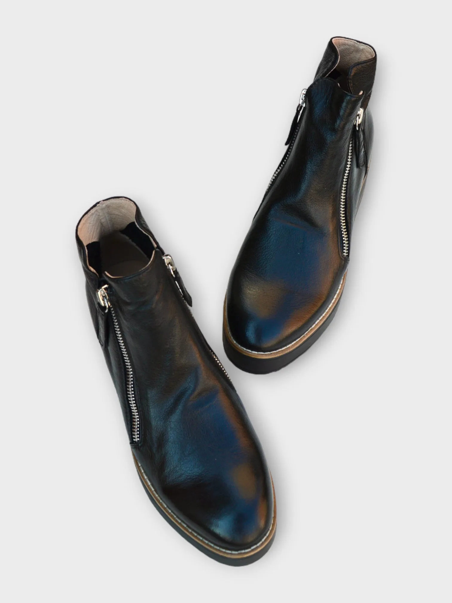 Django & Juliette Nene Size 40 only