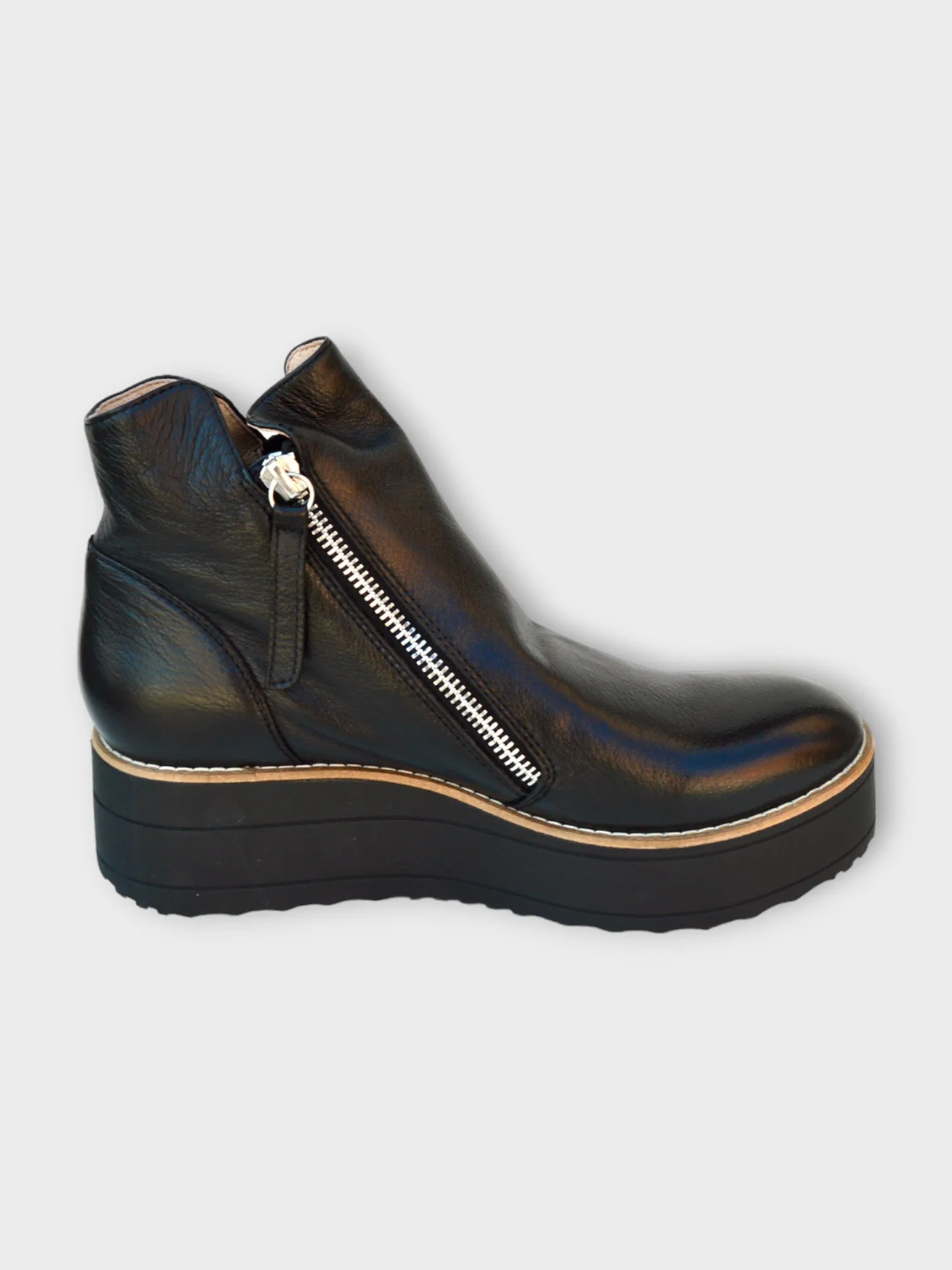 Django & Juliette Nene Size 40 only