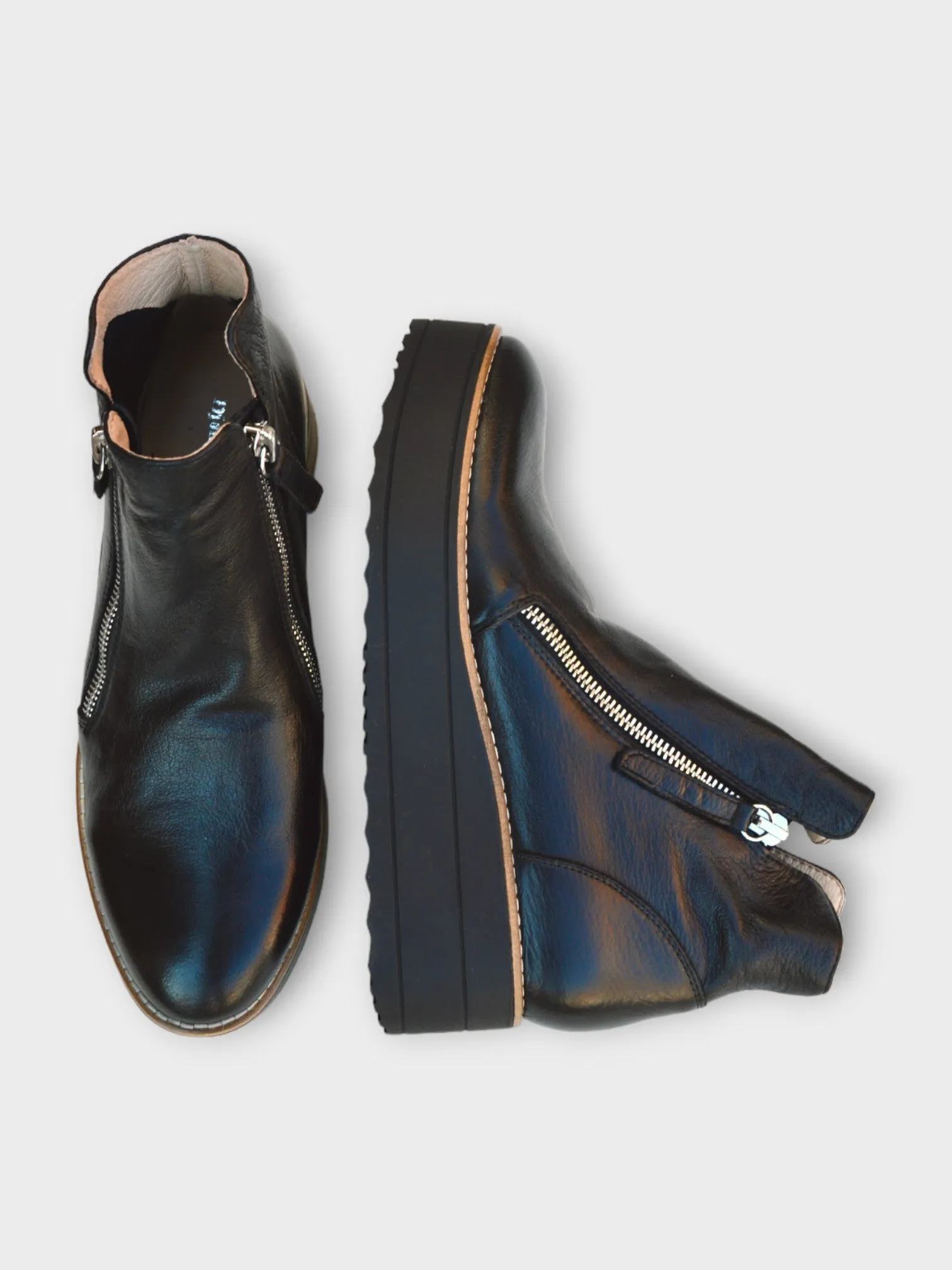 Django & Juliette Nene Size 40 only