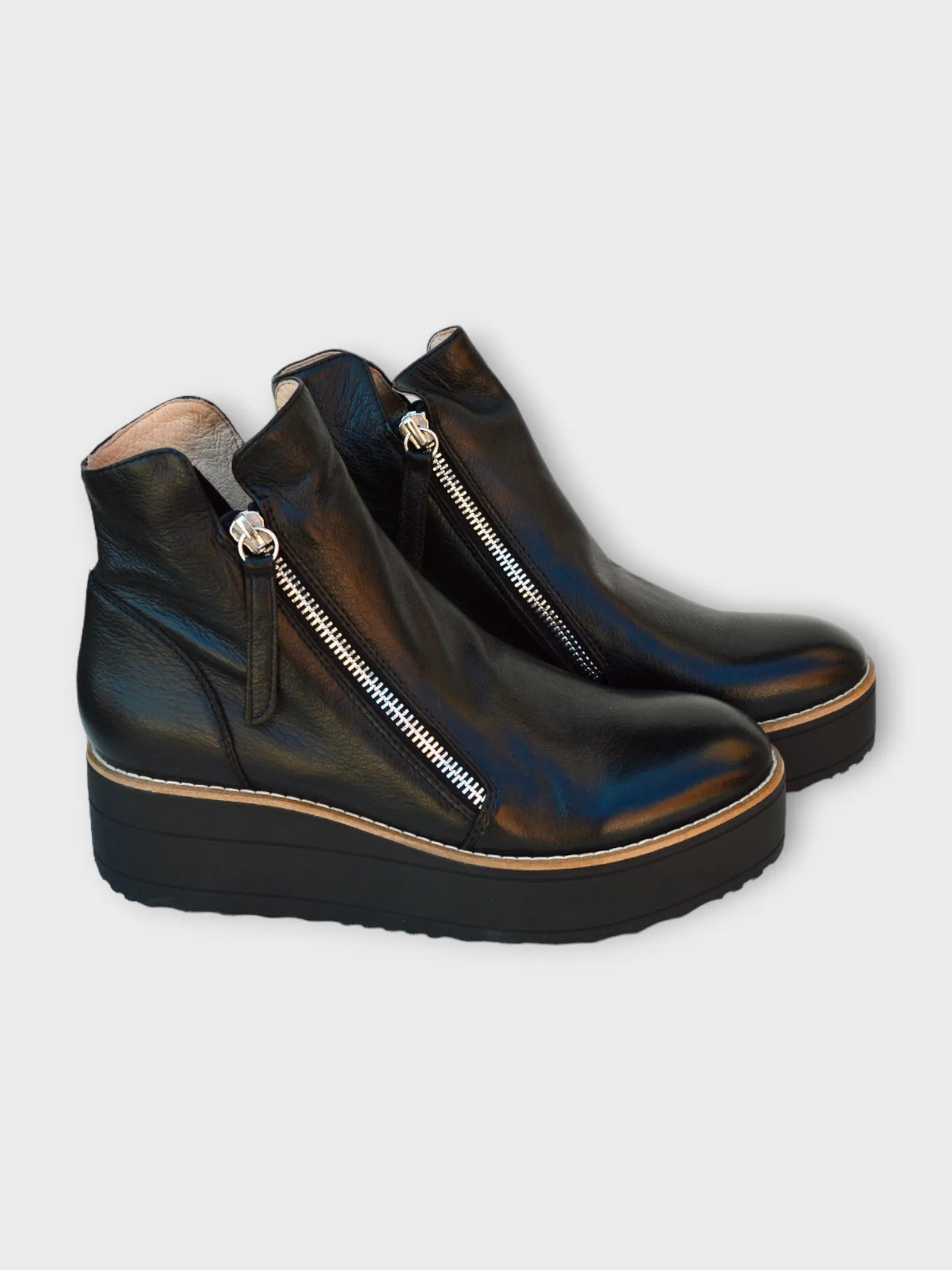 Django & Juliette Nene Size 40 only