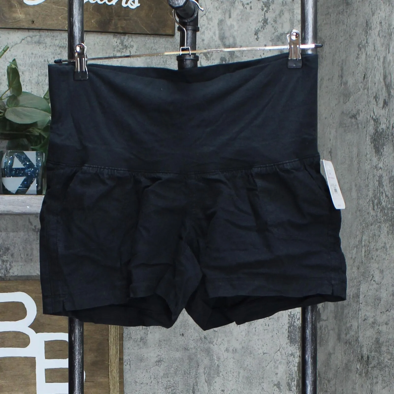 Isabel Maternity by Ingrid & Isabel Maternity Twill Pull-On High Shorts Black XS