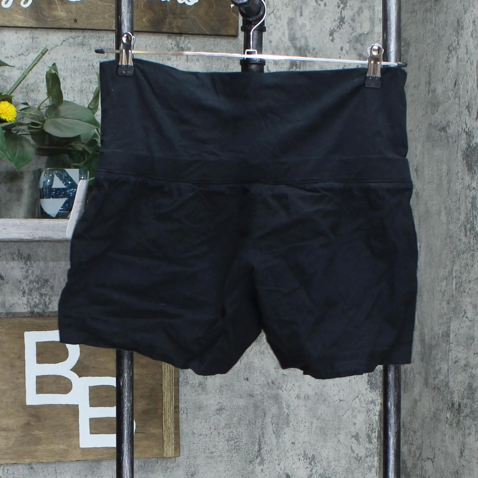 Isabel Maternity by Ingrid & Isabel Maternity Twill Pull-On High Shorts Black XS