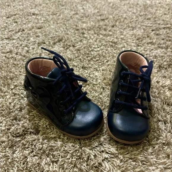 Jacadi baby girls shoes size 20  US size 5 navy blue booties
