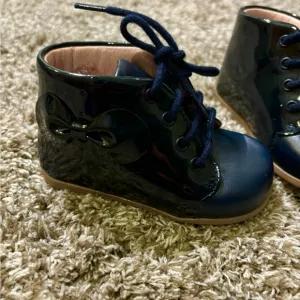 Jacadi baby girls shoes size 20  US size 5 navy blue booties