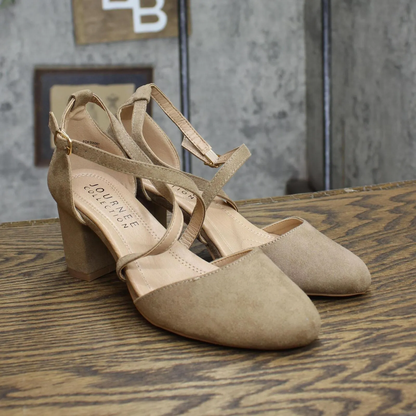 Journee Collection Foster Tru Comfort Foam Toe Block Heel Pumps Taupe Brown 6.5M