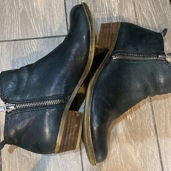 Lucky brand Black Booties with double zippers Leather upper women’s 5.5 Lk Basel