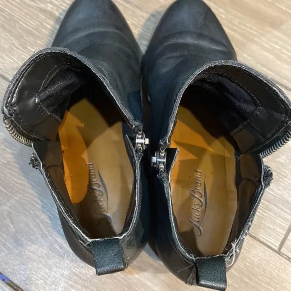 Lucky brand Black Booties with double zippers Leather upper women’s 5.5 Lk Basel