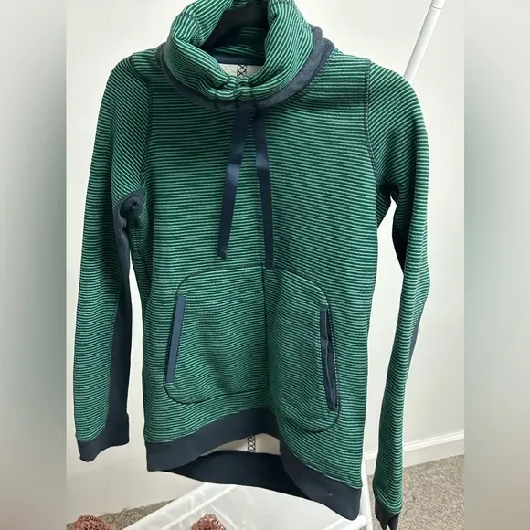 Lululemon Avenue Hyper Stripe Pullover