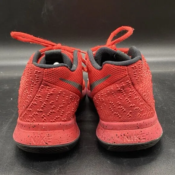 Nike Kyrie 3 GS Three Point Contest Candy Apple Red 859466-600 Size 4.5Y Youth