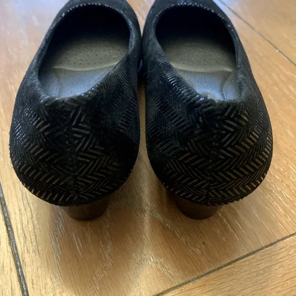 NWOT Trotters Lauren Herringbone Wedge Pumps