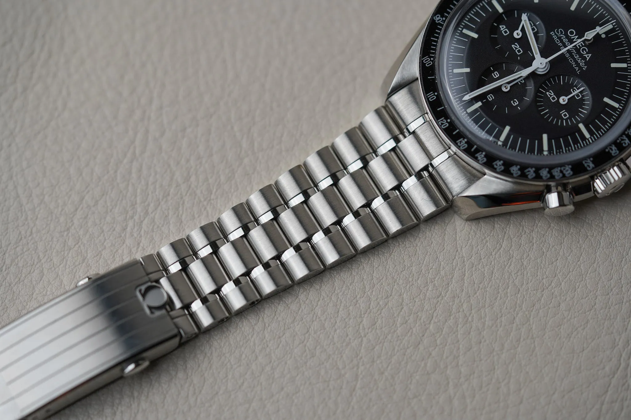 Omega Speedmaster Sapphire Sandwich 310.30.42.50.01.002