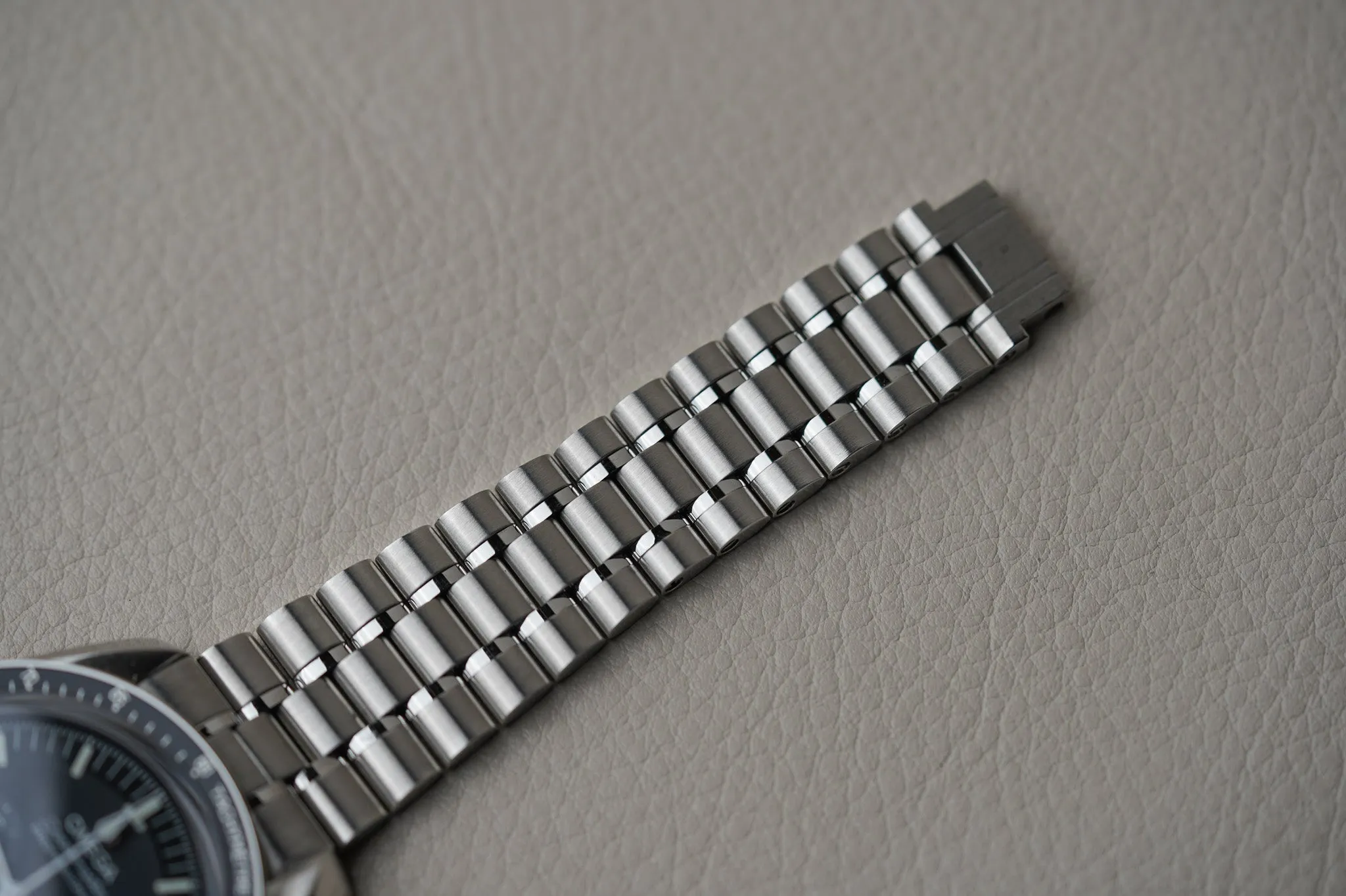 Omega Speedmaster Sapphire Sandwich 310.30.42.50.01.002