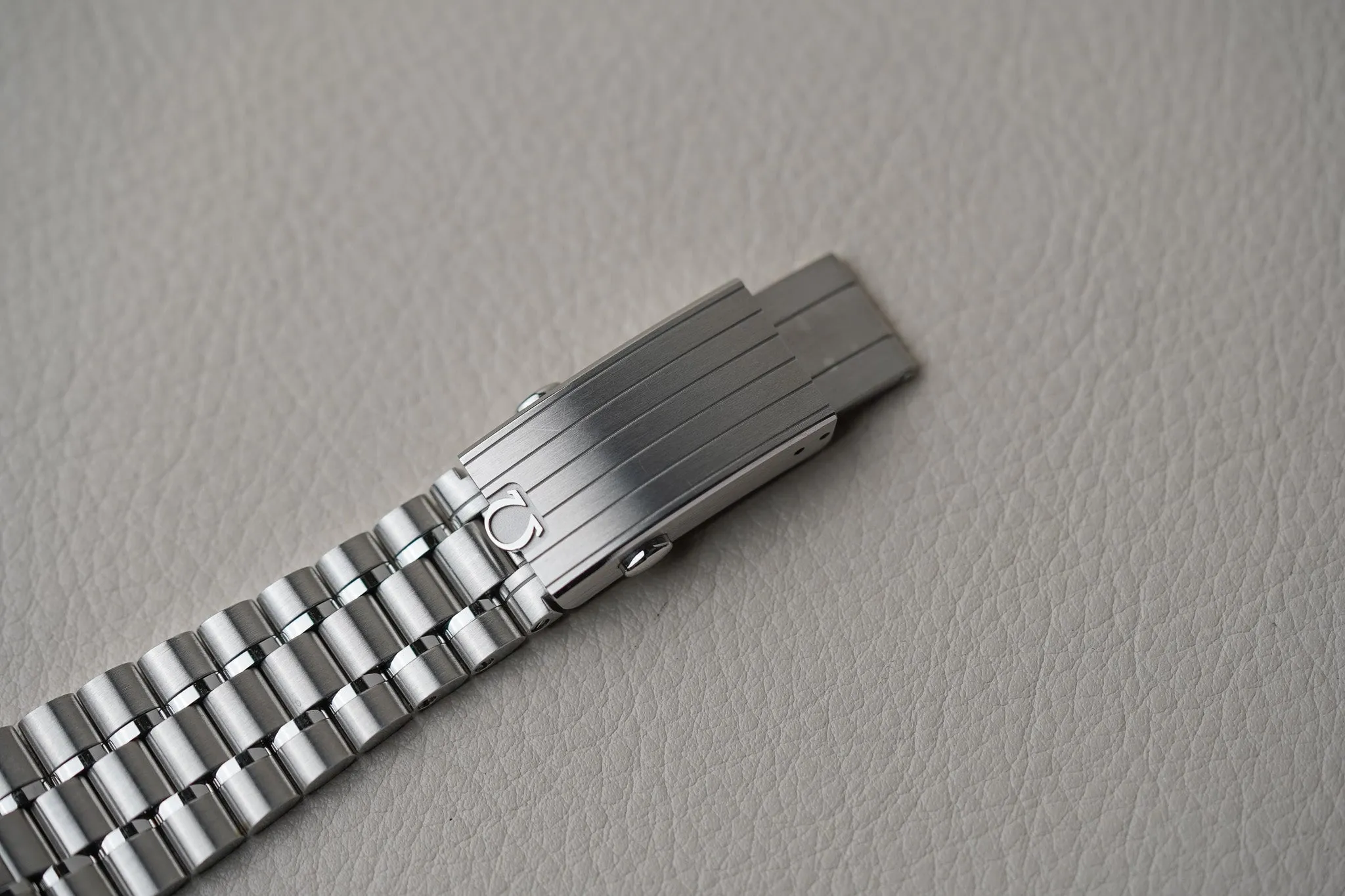 Omega Speedmaster Sapphire Sandwich 310.30.42.50.01.002