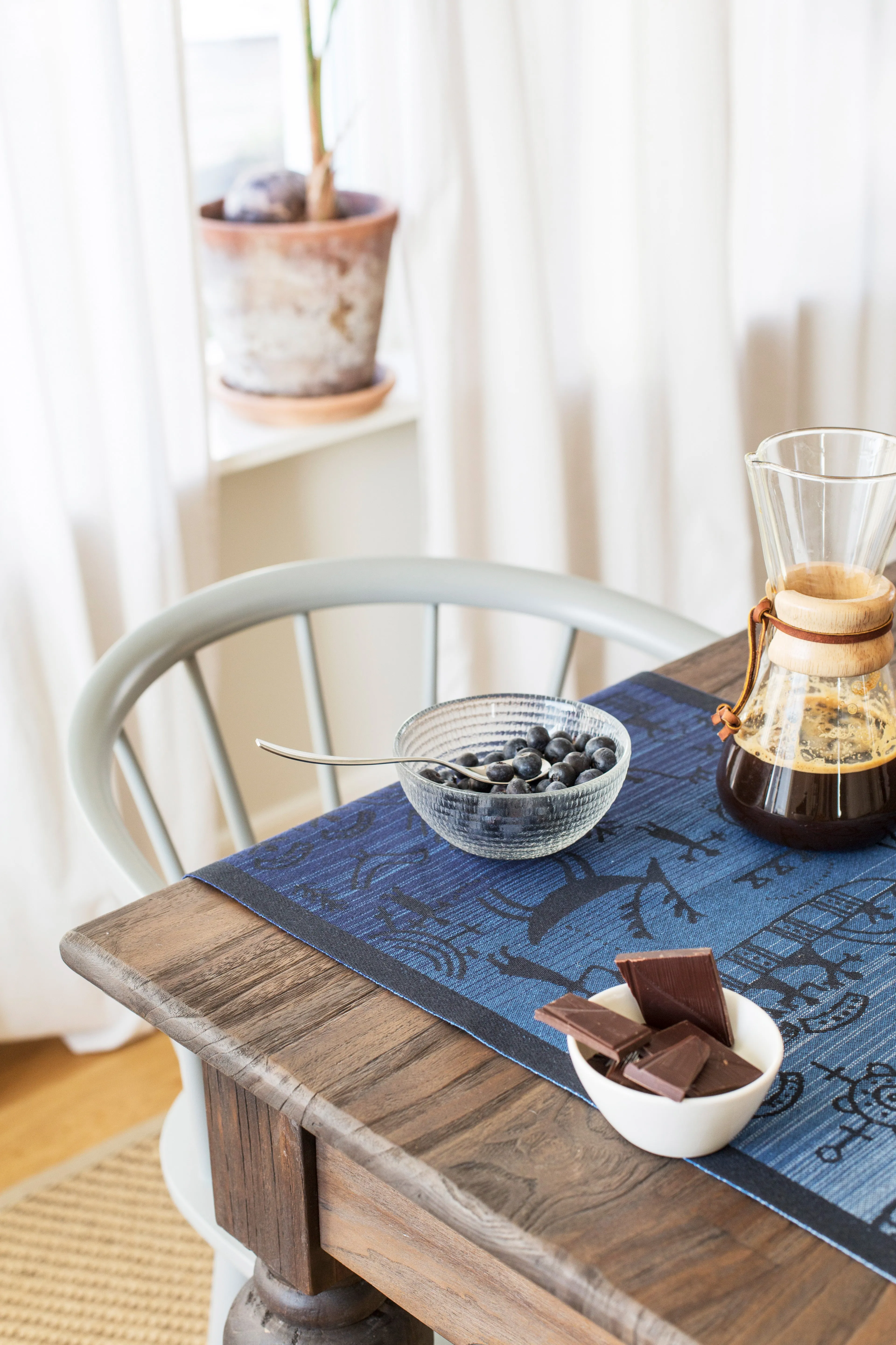 Osterled 91 Table Runner