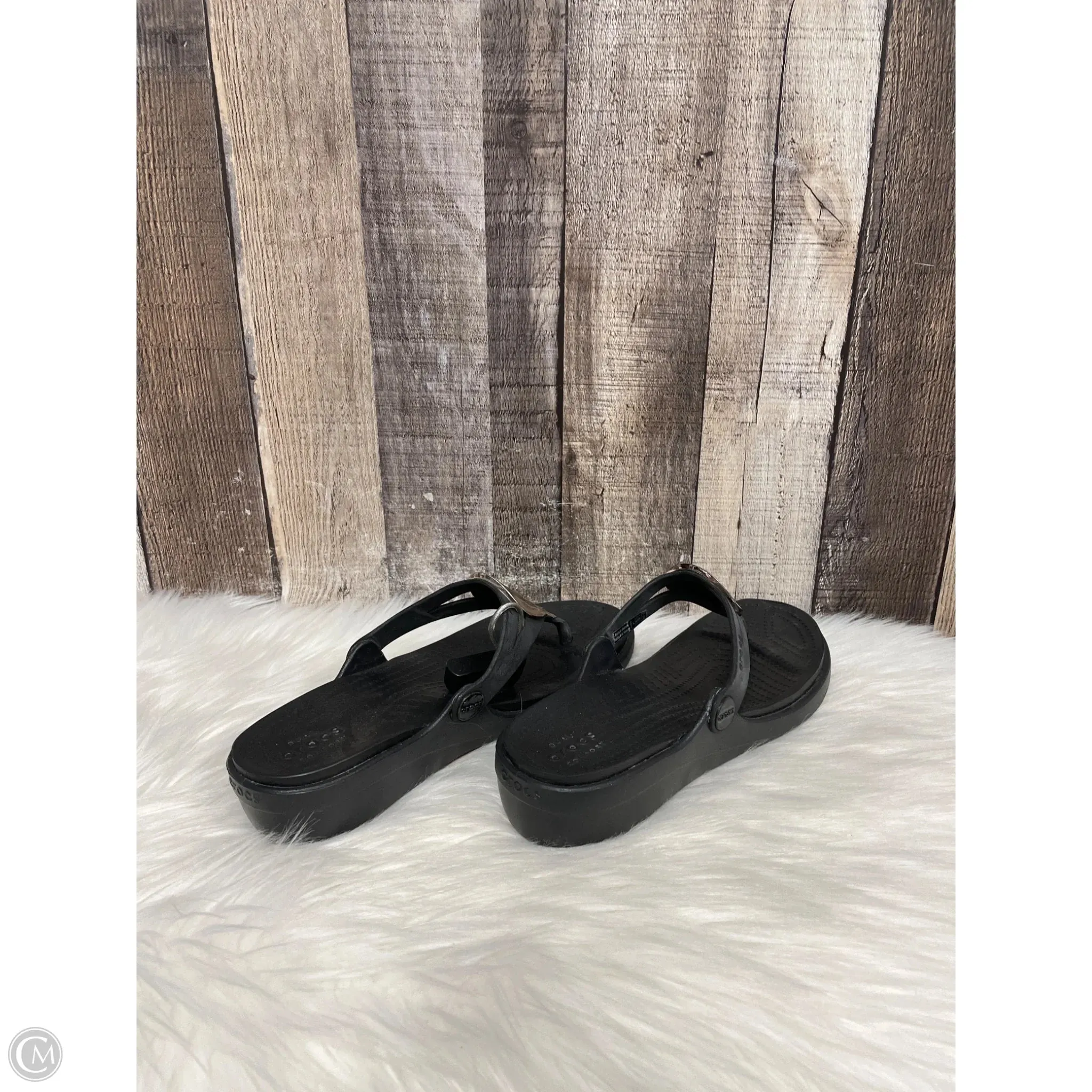 Sandals Flats By Crocs In Black, Size: 7