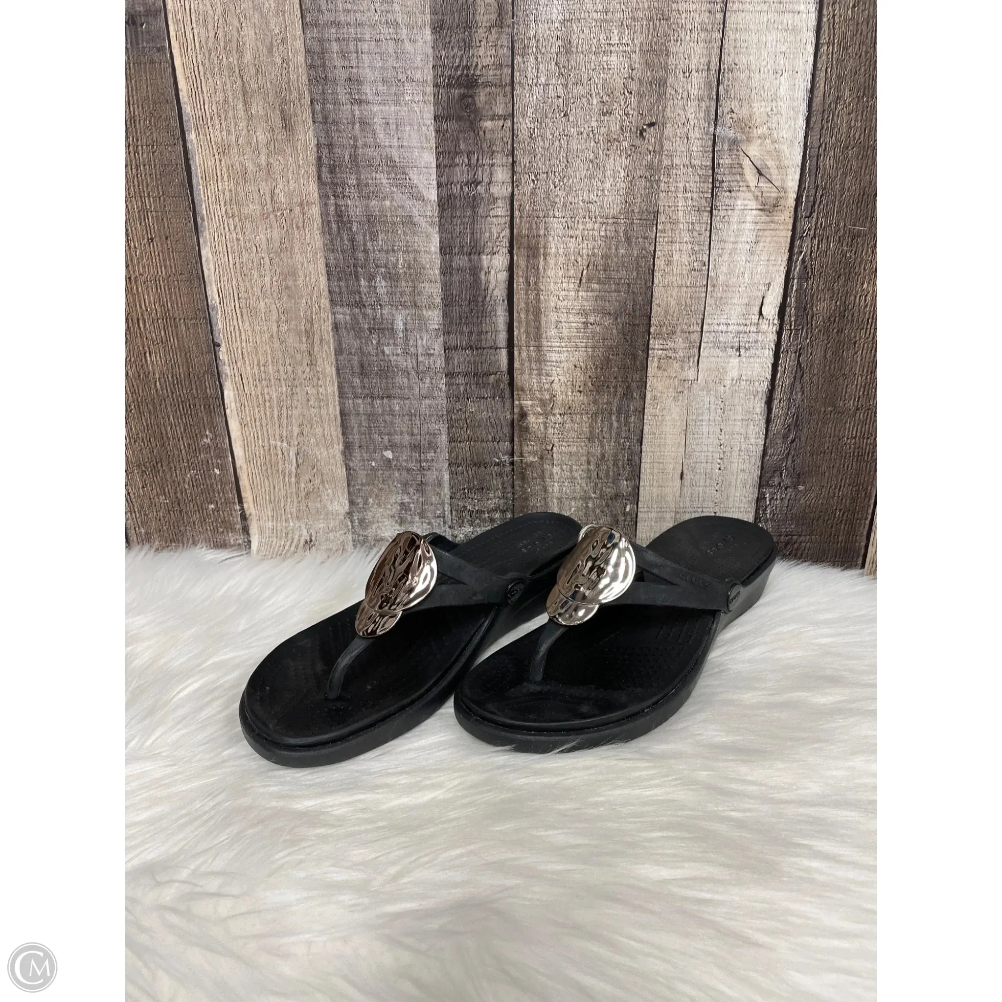 Sandals Flats By Crocs In Black, Size: 7