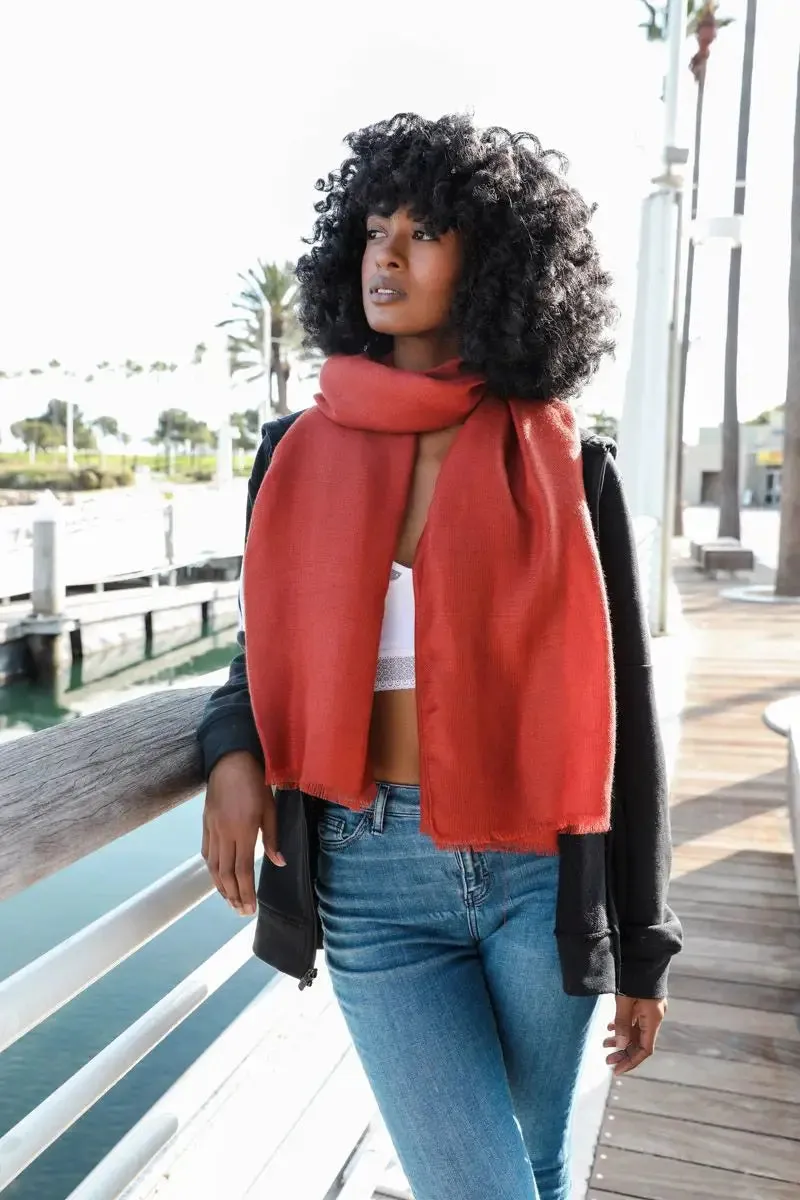 SOFT WOVEN FRAYED EDGE SCARF
