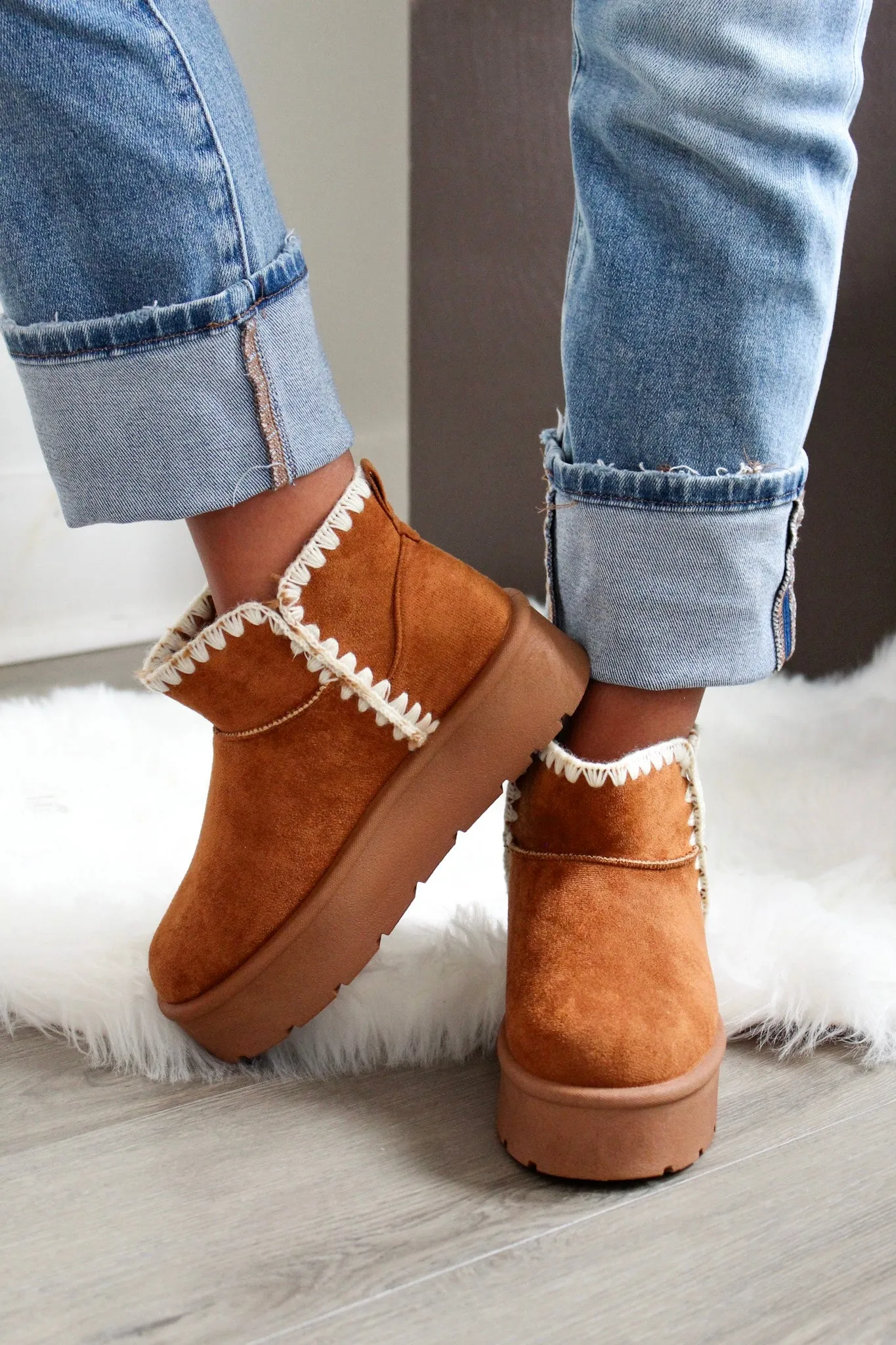 Step Out Stitched Platform Boot • New Tan