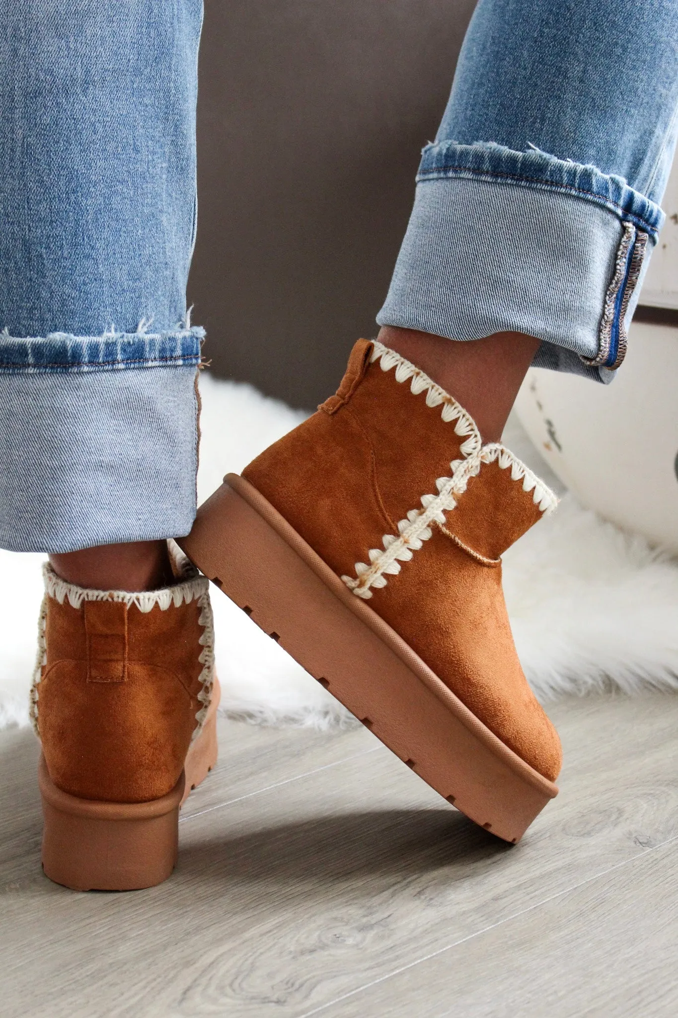 Step Out Stitched Platform Boot • New Tan