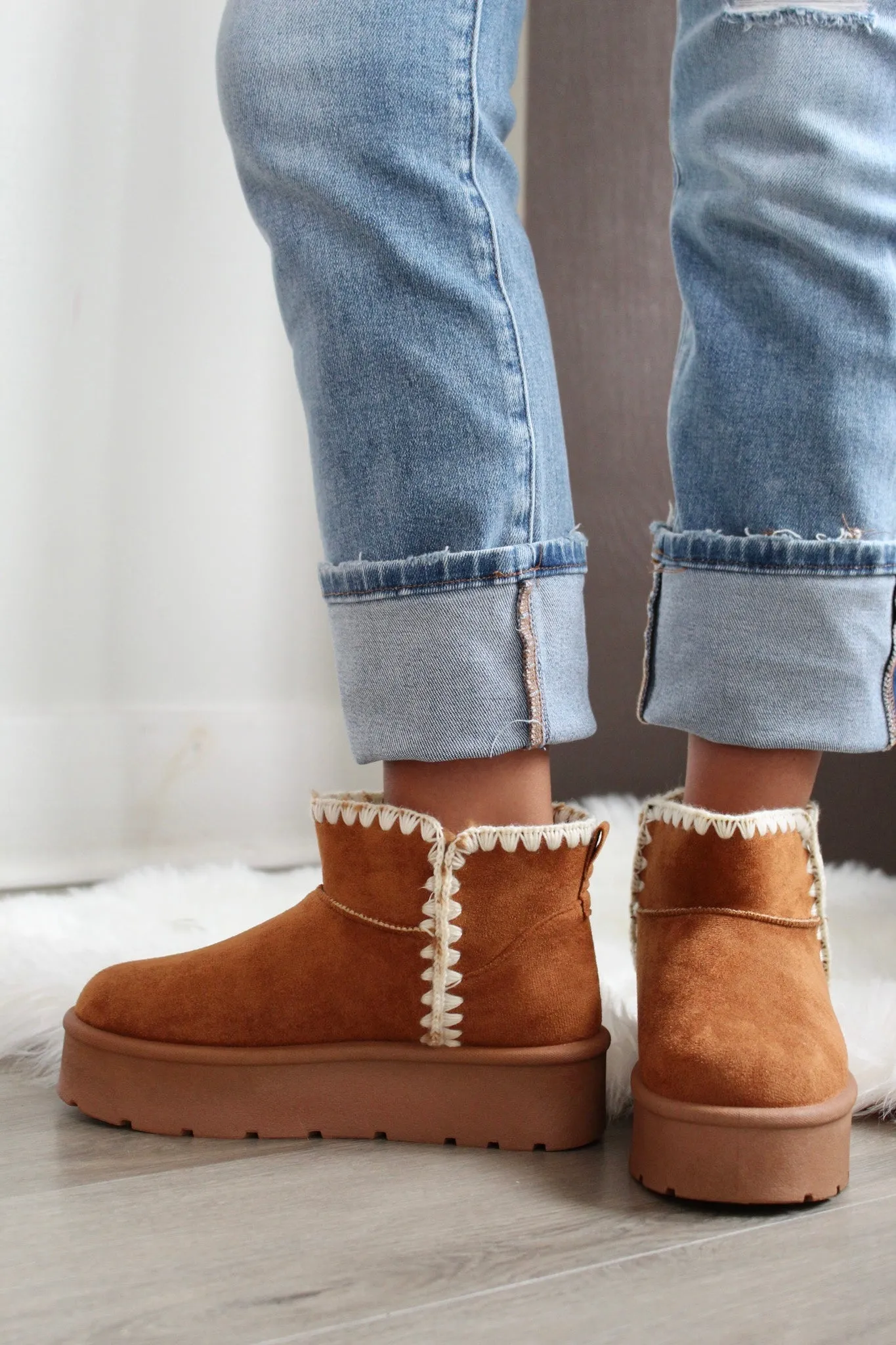 Step Out Stitched Platform Boot • New Tan