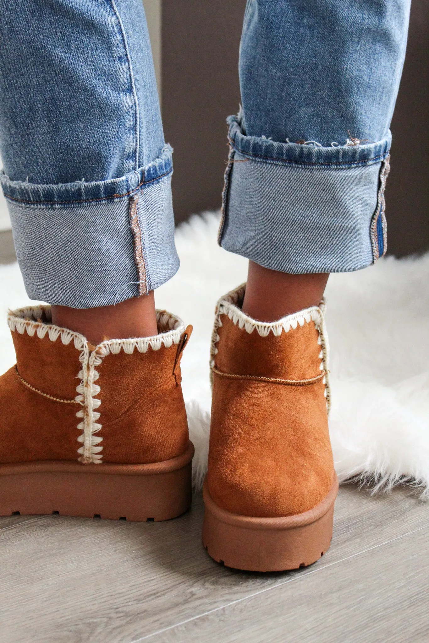 Step Out Stitched Platform Boot • New Tan