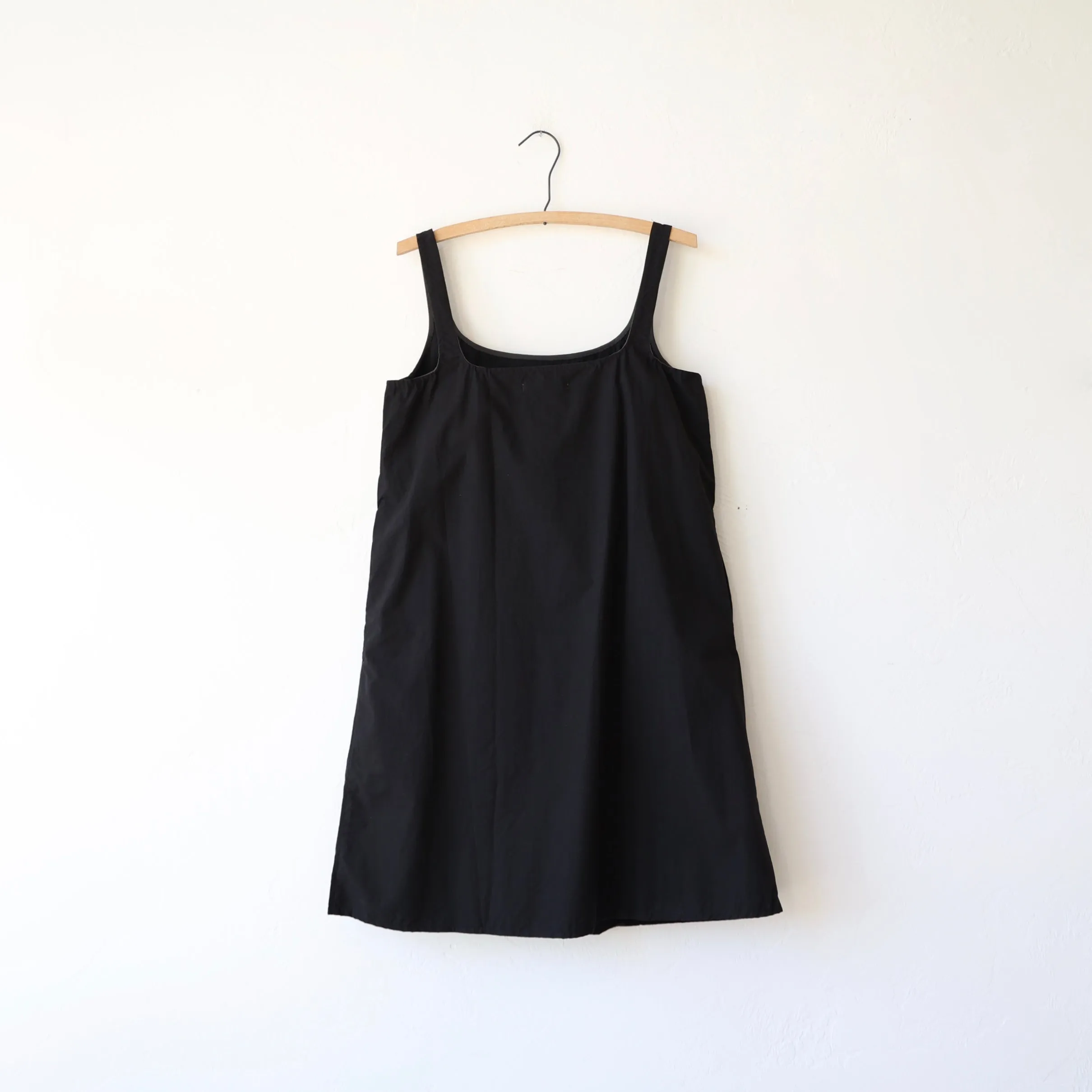 Sula Plain Dress - Black