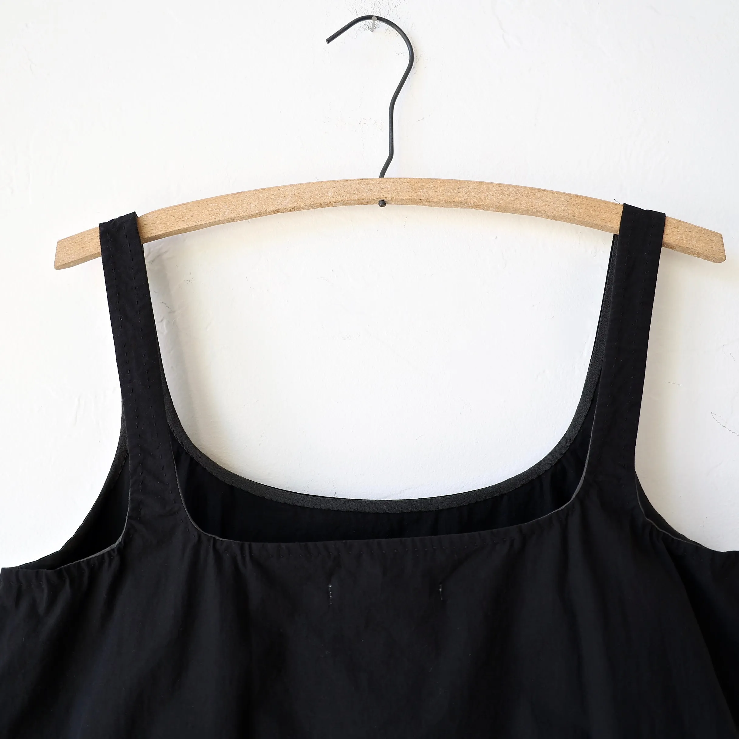 Sula Plain Dress - Black