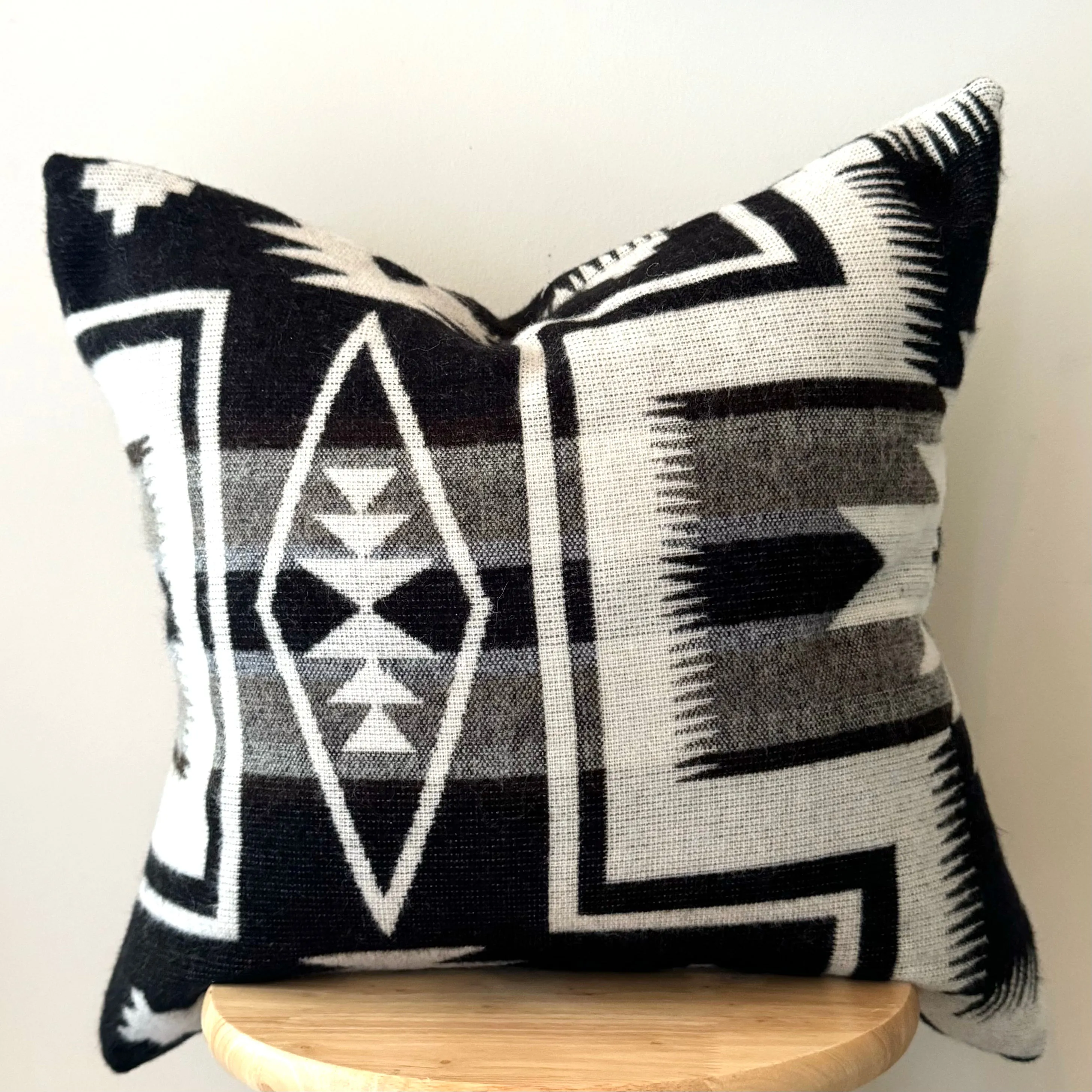 Tulcan Pillow Cover // Black/Cream/Grey