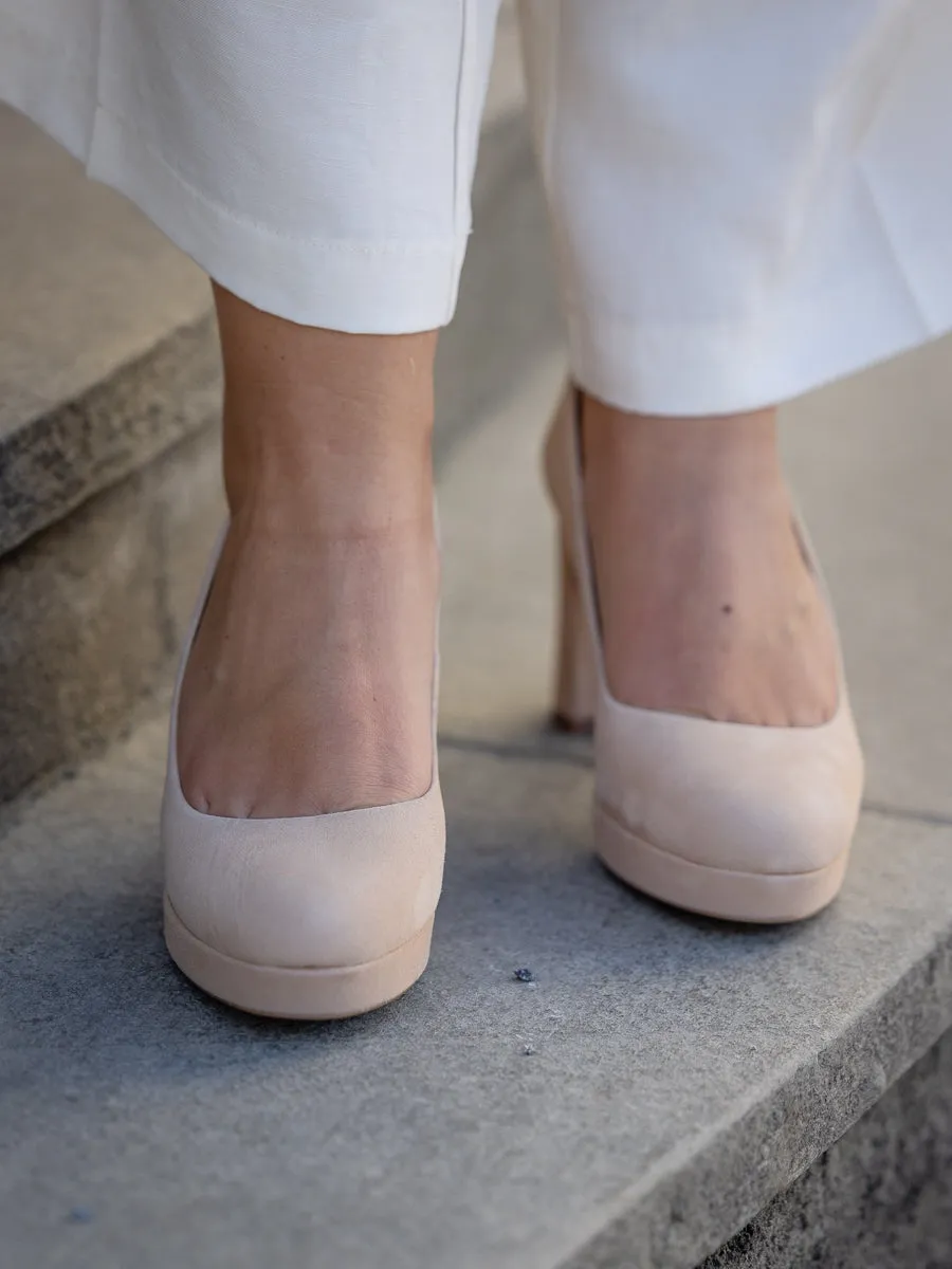 Unisa Malik nude semsket pumps med platå