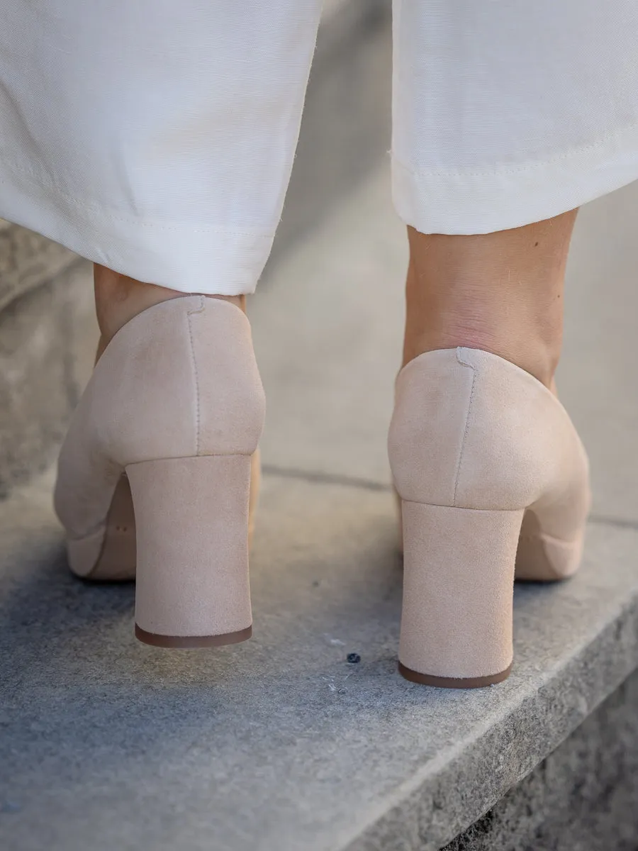 Unisa Malik nude semsket pumps med platå