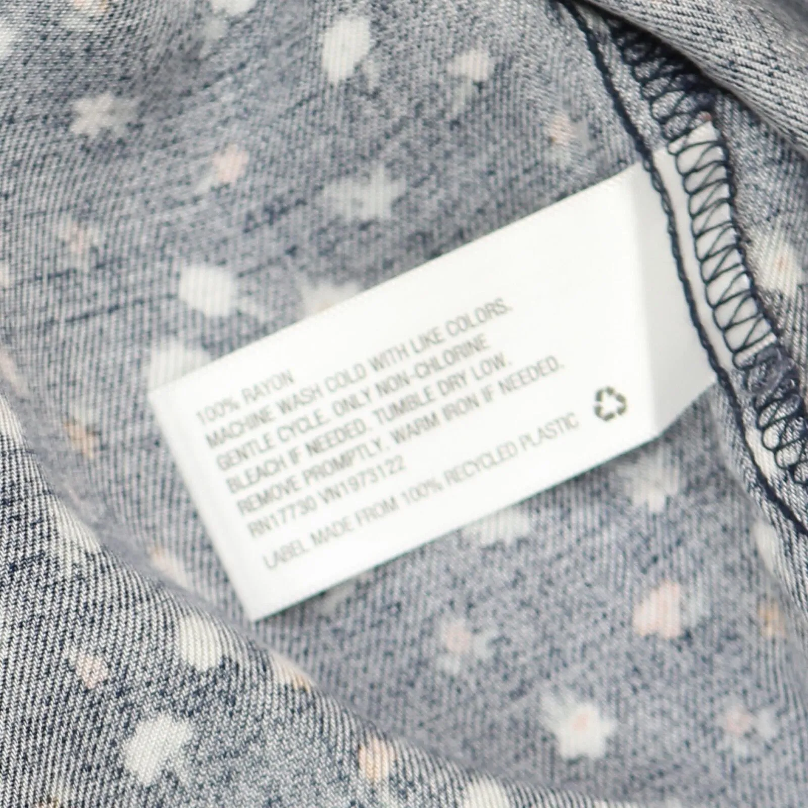 Universal Thread Floral Print Short Sleeve Button-Down Camp Shirt Navy Blue L