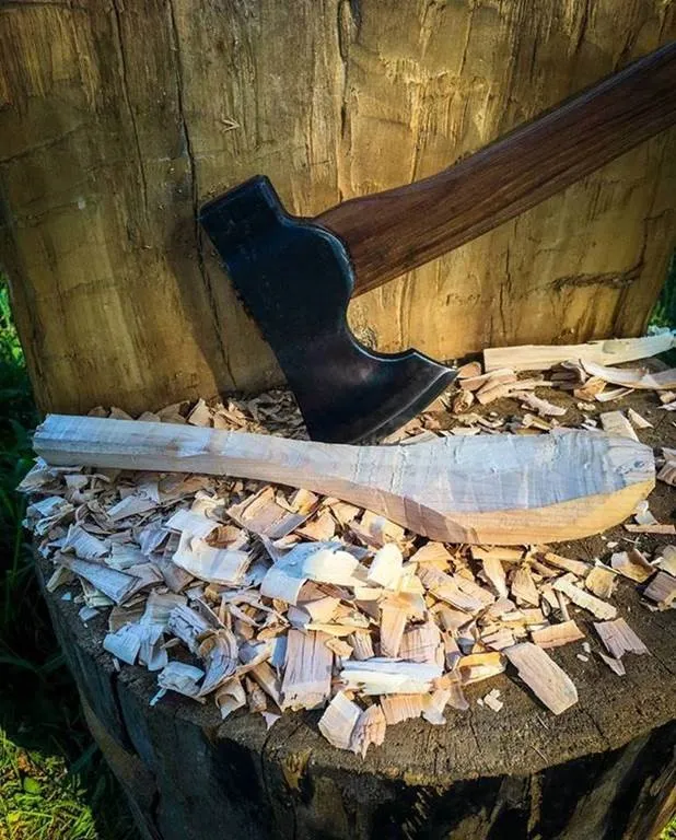Wood Craft 1.7 lb Camp Carver - 22" Hickory Handle w Leather Mask